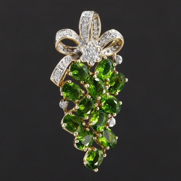 Jewelry - 10K Yellow Gold Diamond and Diopside Pendant